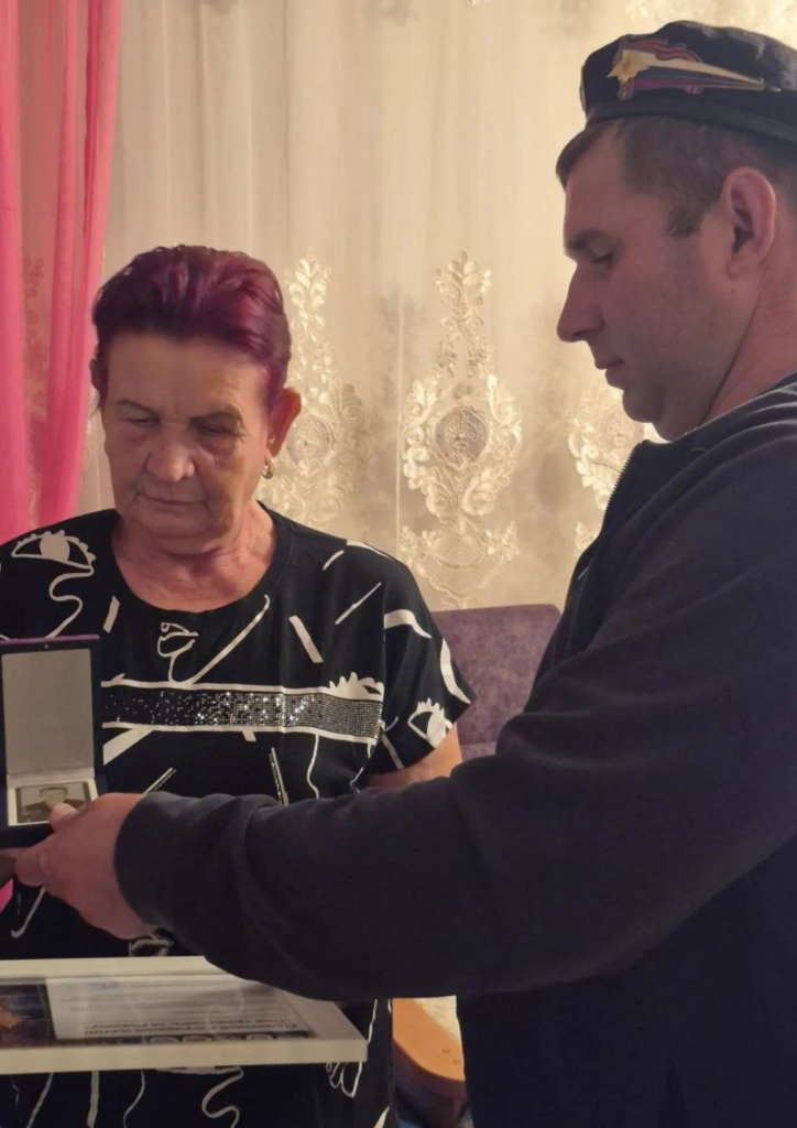 Передача Памятного Наградного Жетона (2)