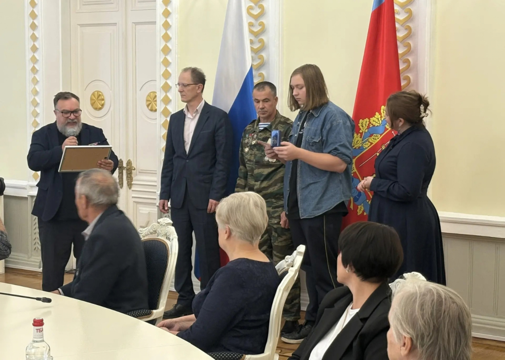 Во Владимире вручили памятные жетоны Они сражались за Родину (8)