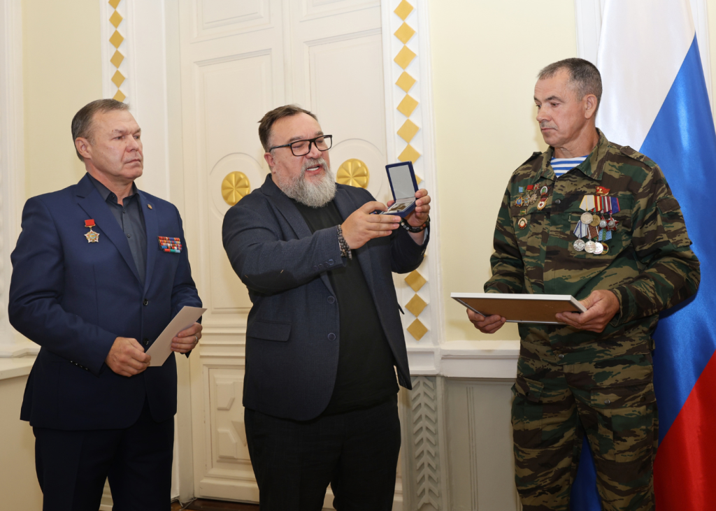 Во Владимире вручили памятные жетоны Они сражались за Родину (5)